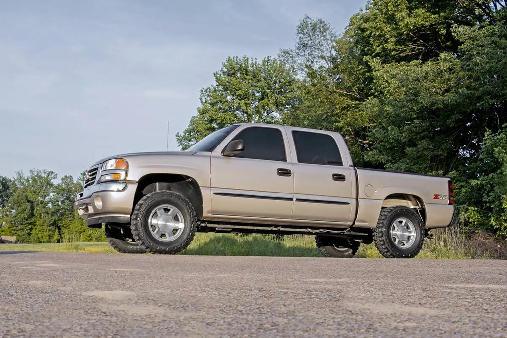 1.5-2 Inch Leveling Kit | Chevy/GMC 1500 (99-06 & Classic) Rough Country