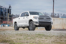 Load image into Gallery viewer, 2.5-3 Inch Leveling Kit | Toyota Tundra 4WD (2007-2021) Rough Country