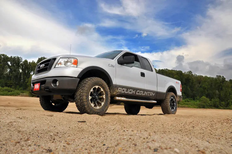 2.5 Inch Leveling Kit | Ford F-150 2WD/4WD (2004-2008) Rough Country