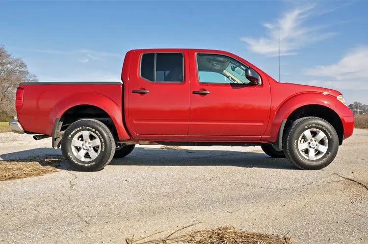 2.5 Inch Leveling Kit | Red Spacers | Nissan Frontier (05-23)/Xterra (05-15) Rough Country