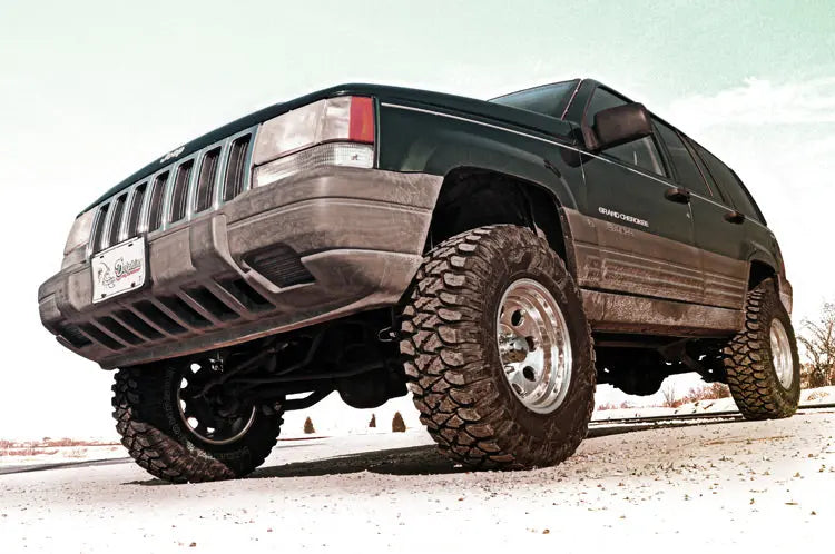 3.5 Inch Lift Kit | V-6 Motor | Jeep Grand Cherokee ZJ 4WD (93-98) Rough Country