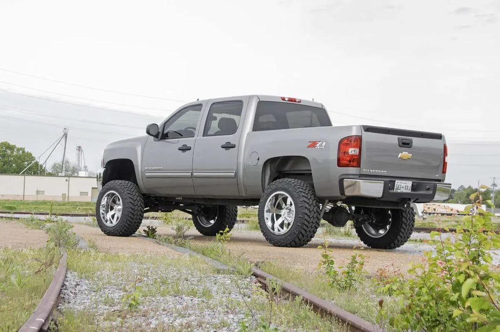 7.5 Inch Lift Kit | Chevy/GMC 1500 4WD (07-13) Rough Country