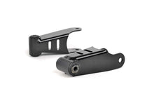 Load image into Gallery viewer, Lowering Shackles | 1.5 Inch | Chevy/GMC 1500 (99-18) Rough Country