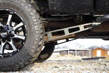Load image into Gallery viewer, Traction Bar Kit | Inverted U-bolts | 0-6 Inch | Ford F-250 Super Duty (08-16) Rough Country