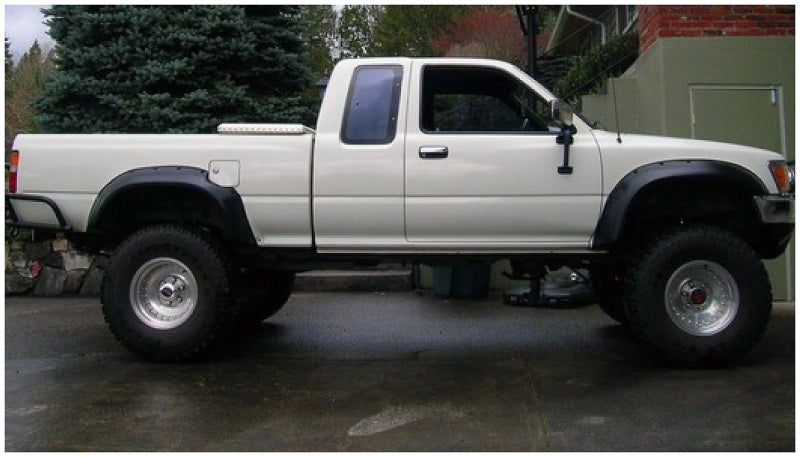 Bushwacker 89-95 Toyota Cutout Style Flares 2pc - Black Bushwacker