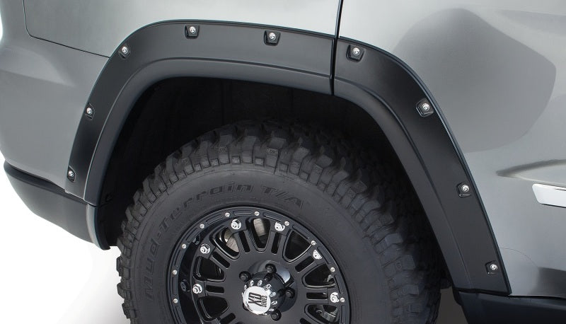 Bushwacker 11-18 Jeep Grand Cherokee Pocket Style Flares 4pc Does Not Fit SRT8 - Black Bushwacker