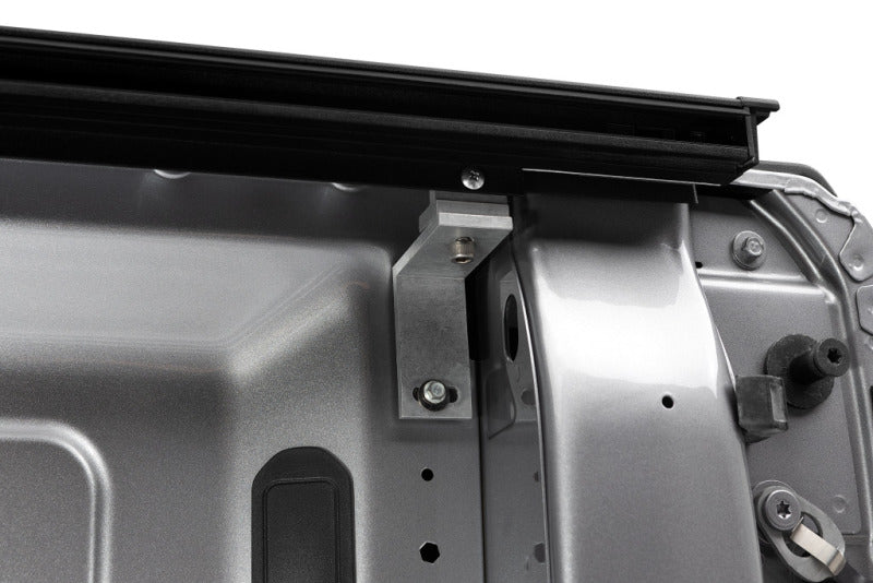 Roll-N-Lock 2019 RAM 1500 65-1/2in M-Series Retractable Tonneau Cover Roll-N-Lock