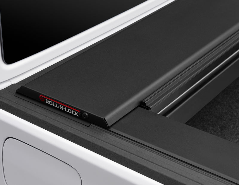 Roll-N-Lock 2020 Jeep Gladiator 5ft bed M-Series Retractable Tonneau Cover Roll-N-Lock