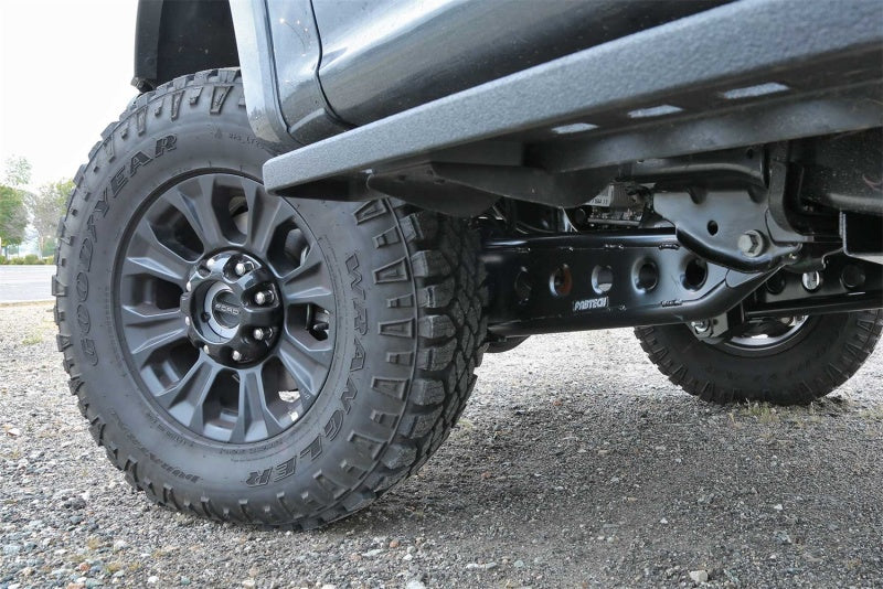 Fabtech 05-20 Ford F250/350 & 08-20 Ford F450/550 4WD 4/6/8in Lift Radius Arm System Fabtech