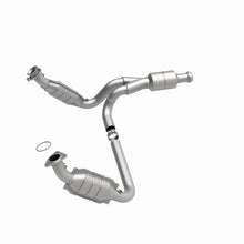 Load image into Gallery viewer, MagnaFlow Conv DF 09-13 Chevy Avalanche 5.3L Magnaflow