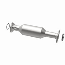 Load image into Gallery viewer, MagnaFlow Conv DF 97-01 Honda CR-V 2.0L Magnaflow