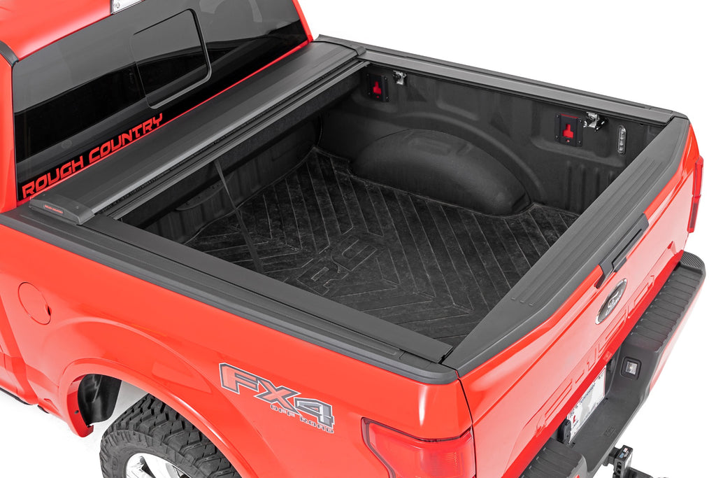 Retractable Bed Cover | 5'7" Bed | Ford F-150 (21-23)/F-150 Lightning (22-23) Rough Country