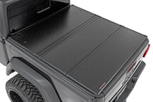Load image into Gallery viewer, Hard Folding Bed Cover | 5' Bed | Jeep Gladiator JT 4WD (2020-2023) Rough Country