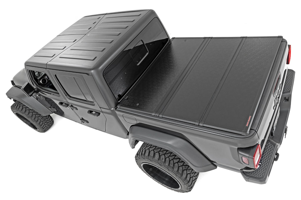 Hard Folding Bed Cover | 5' Bed | Jeep Gladiator JT 4WD (2020-2023) Rough Country