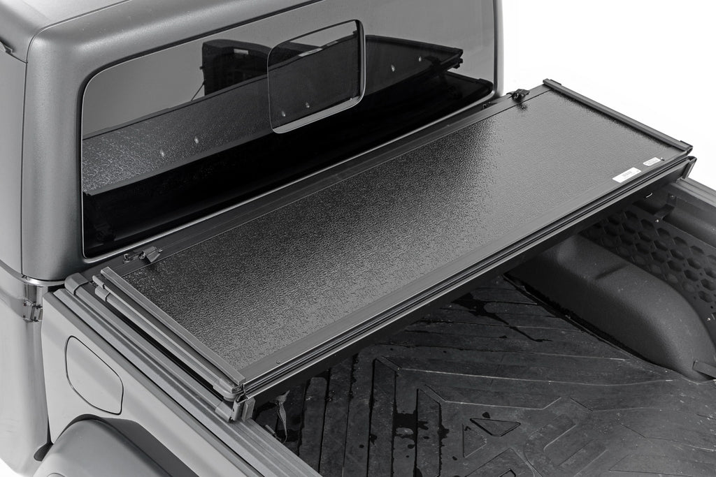 Hard Folding Bed Cover | 5' Bed | Jeep Gladiator JT 4WD (2020-2023) Rough Country