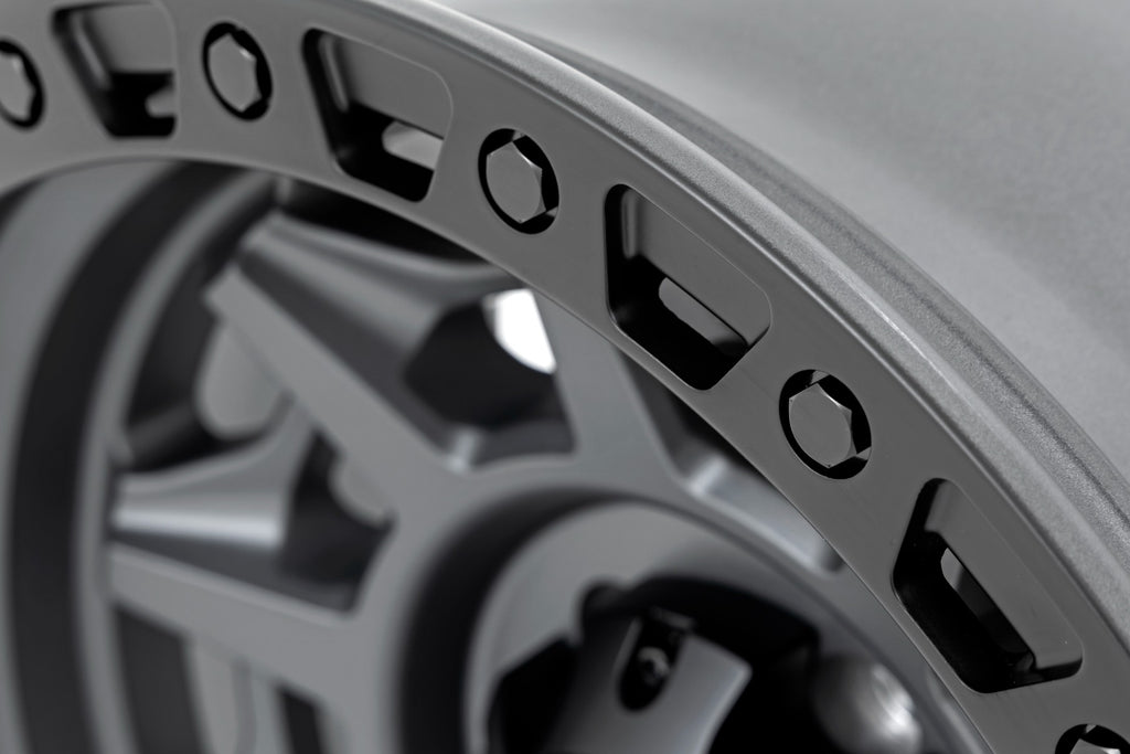 Rough Country 85 Series Wheel | Simulated Beadlock | Gunmetal Gray/Black | 17x9 | 5x5 | -12mm Rough Country