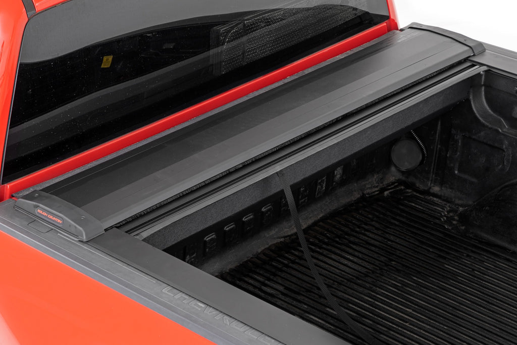 Retractable Bed Cover | 5'9" Bed | Chevy/GMC 1500 (04-18) Rough Country