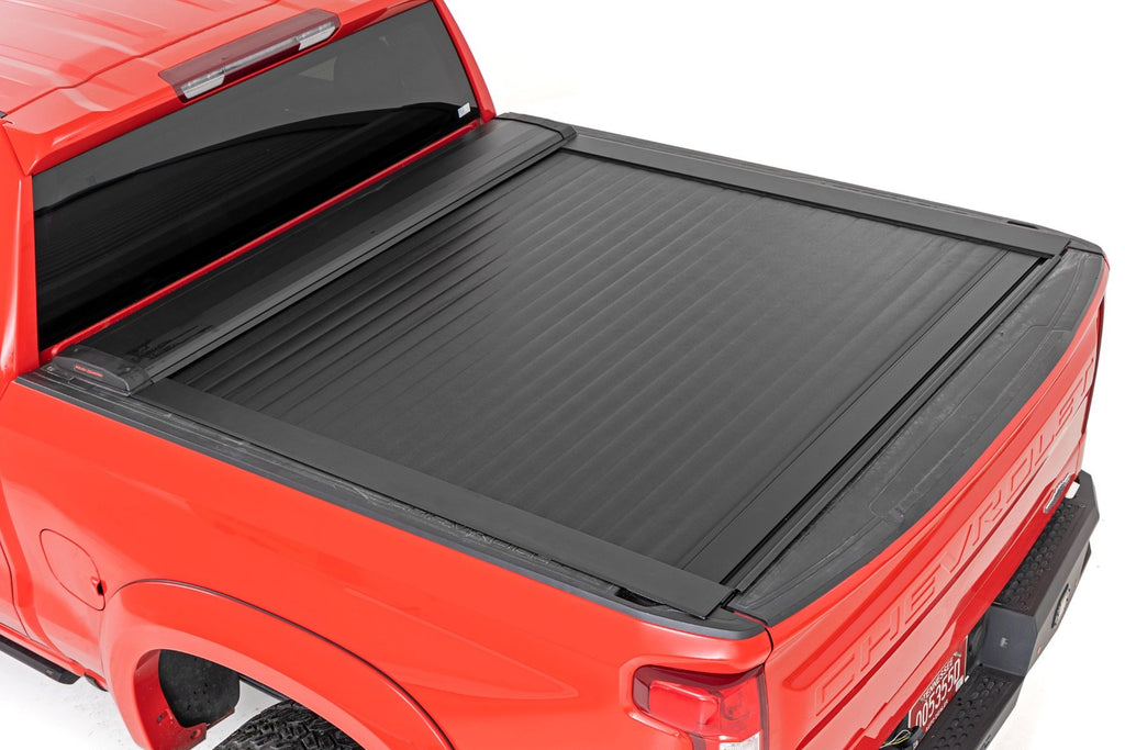 Retractable Bed Cover | 5'10" Bed | Chevy/GMC 1500 (19-23) Rough Country
