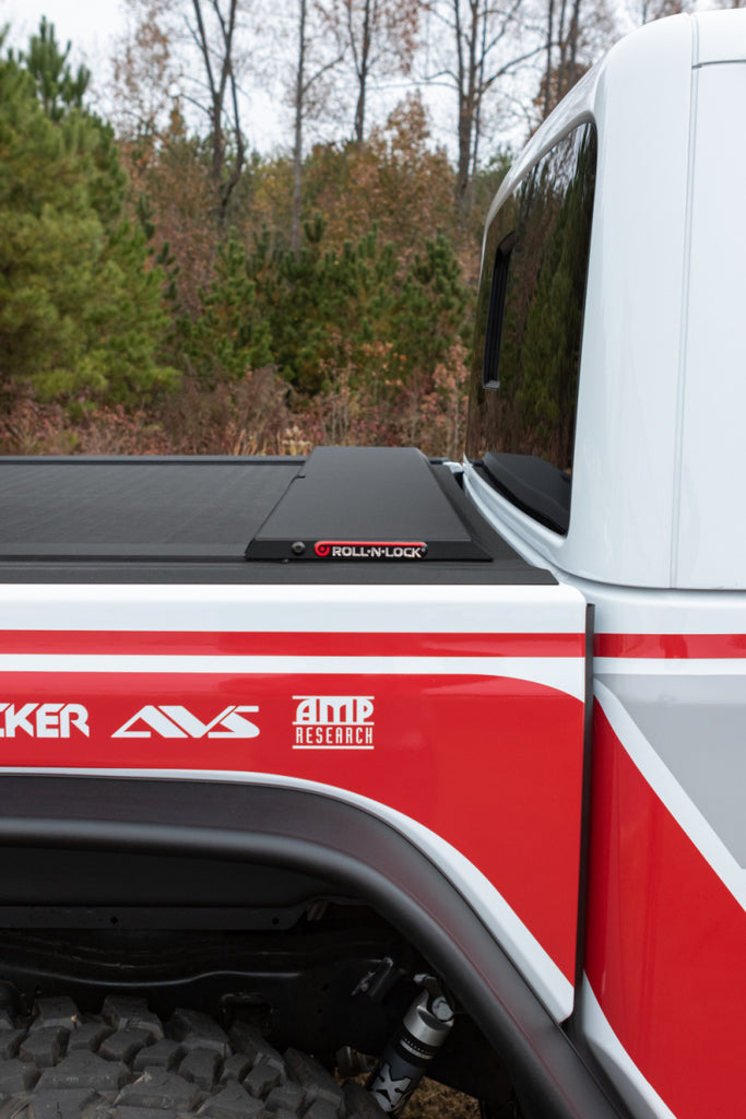 Roll-N-Lock 2020 Jeep Gladiator 5ft bed M-Series Retractable Tonneau Cover Roll-N-Lock