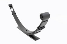 Load image into Gallery viewer, Rear Leaf Springs | 6" Lift | Pair | Ford F-250/F-350 Super Duty (99-07) Rough Country