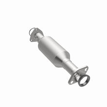 Load image into Gallery viewer, MagnaFlow Conv DF 97-01 Honda CR-V 2.0L Magnaflow