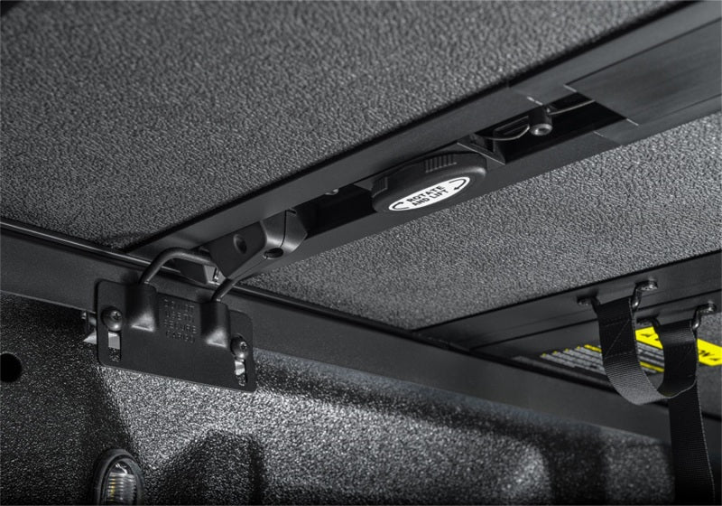 Extang 21-23 Ford F-150 (5ft. 7in. Bed) Solid Fold ALX Extang