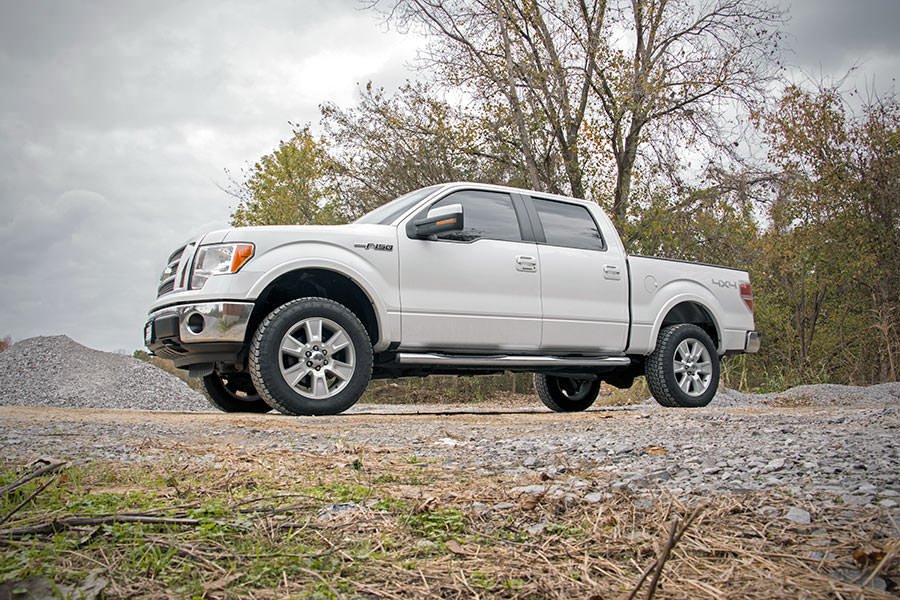 2 Inch Lift Kit | Vertex/V2 | Ford F-150 4WD (2009-2013) Rough Country