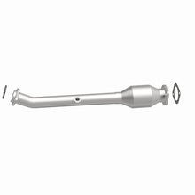 Load image into Gallery viewer, MagnaFlow Converter Direct Fit 05-12 Nissan Pathfinder 4.0L / 05-15 NIssan Xterra 4.0L Magnaflow
