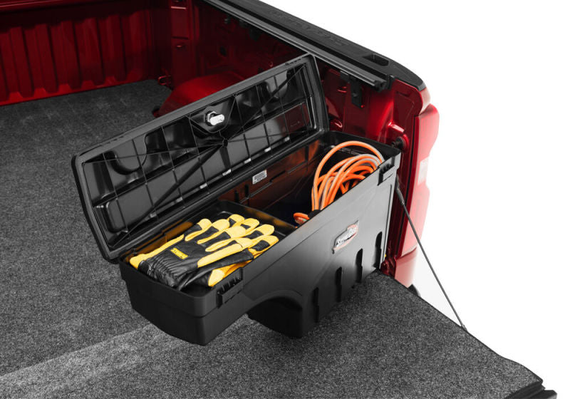 UnderCover 19-20 Chevy Silverado 1500 Passengers Side Swing Case - Black Smooth Undercover