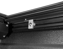 Load image into Gallery viewer, Roll-N-Lock 2020 Jeep Gladiator 5ft bed M-Series Retractable Tonneau Cover Roll-N-Lock