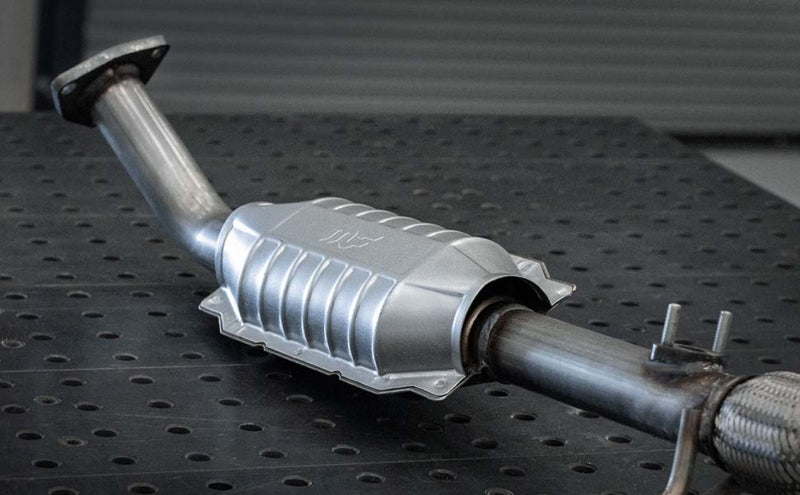 MagnaFlow Conv Univ 3 Single O2 Boss Magnaflow
