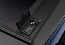 Load image into Gallery viewer, Retrax 88-06 Chevy/GMC 1500 6.5ft Bed / 07 Classic RetraxONE MX Retrax