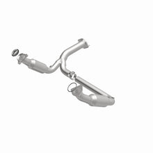 Load image into Gallery viewer, MagnaFlow Conv DF 07-09 Chevy/GMC Silverado/Suburban/Sierra/Tahoe/Yukon Magnaflow