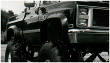 Load image into Gallery viewer, Bushwacker 81-91 Chevy Blazer Cutout Style Flares 2pc - Black Bushwacker