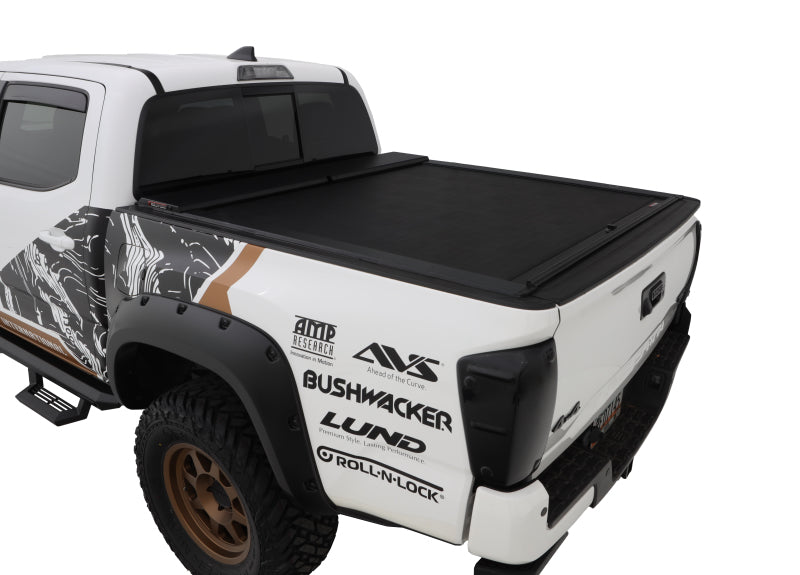 Roll-N-Lock 16-18 Toyota Tacoma Crew Cab SB 60-1/2in M-Series Retractable Tonneau Cover Roll-N-Lock