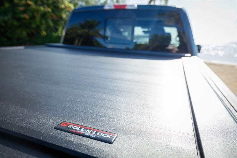 Roll-N-Lock 2020 Chevy Silverado / GMC Sierra 2500-3500 77-3/8in E-Series Retractable Tonneau Cover Roll-N-Lock
