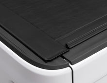Load image into Gallery viewer, Roll-N-Lock 2020 Jeep Gladiator 5ft bed (w/ Trail Rail System) M-Series Retractable Tonneau Cover Roll-N-Lock
