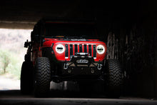 Load image into Gallery viewer, DV8 Offroad 2018+ Jeep Wrangler JL/Gladiator LED Projector Headlights DV8 Offroad