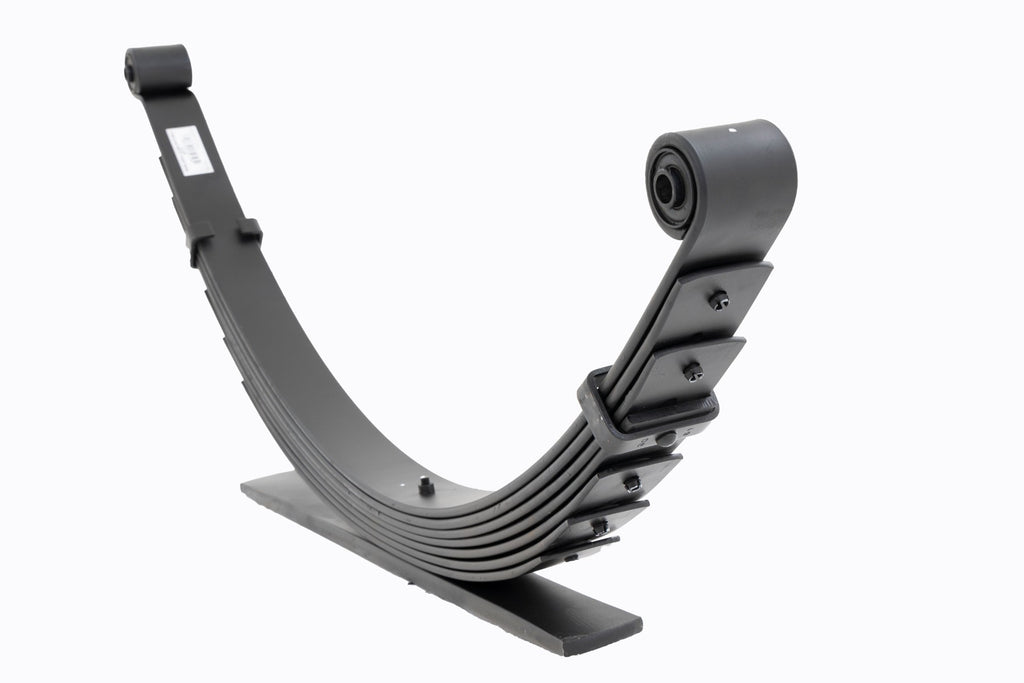 Rear Leaf Springs | 8" Lift | Pair | Ford F-250/F-350 Super Duty (99-07) Rough Country