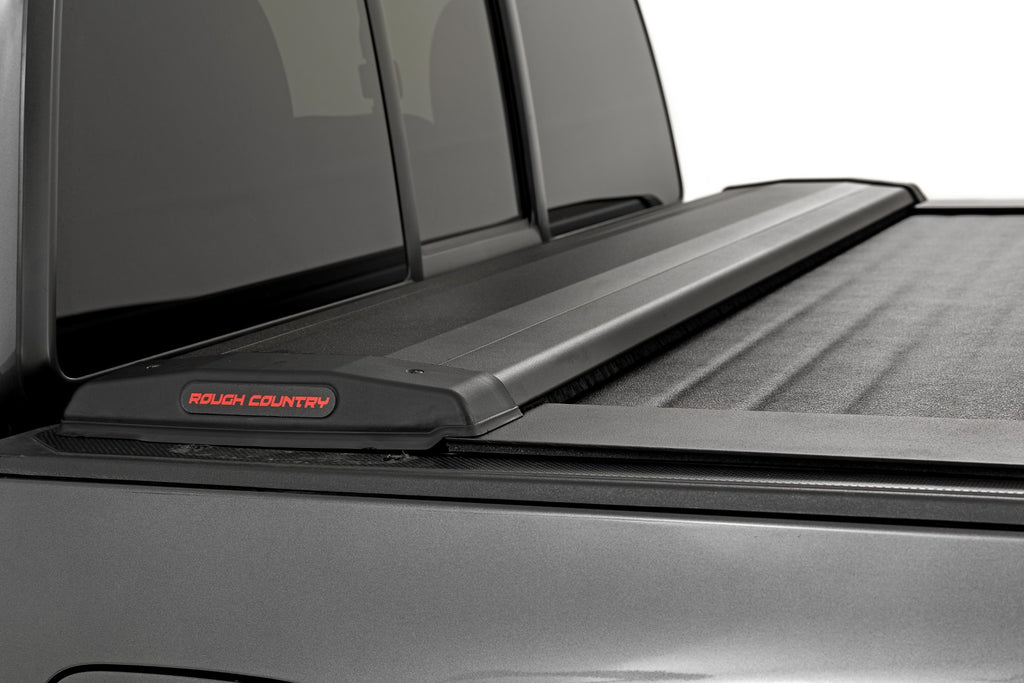 Retractable Bed Cover | 5' Bed | Double Cab | Toyota Tacoma (16-23) Rough Country