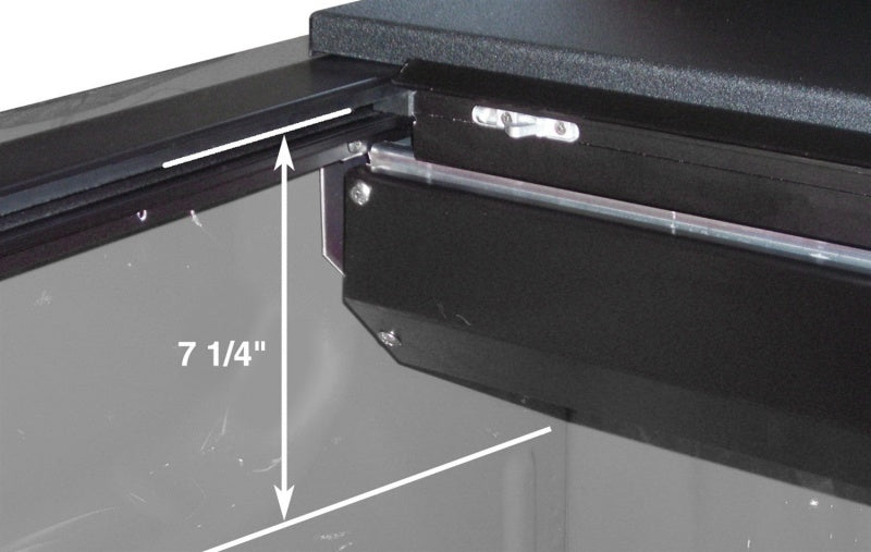 Roll-N-Lock 2009 Dodge Ram 1500 SB 76in M-Series Retractable Tonneau Cover Roll-N-Lock
