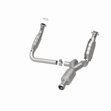 Load image into Gallery viewer, MagnaFlow Conv DF 09-13 Chevy Avalanche 5.3L Magnaflow