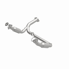 Load image into Gallery viewer, MagnaFlow Conv DF 07-09 Chevy/GMC Silverado/Suburban/Sierra/Tahoe/Yukon Magnaflow