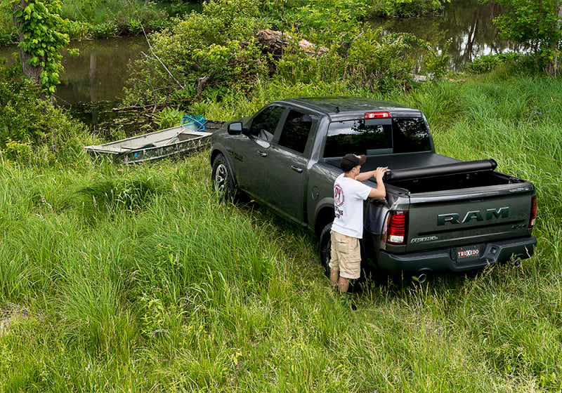 Truxedo 2020 GMC Sierra & Chevrolet Silverado 2500HD & 3500HD 6ft 9in Deuce Bed Cover Truxedo