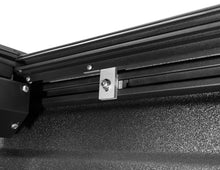 Load image into Gallery viewer, Roll-N-Lock 2020 Jeep Gladiator 5ft bed M-Series Retractable Tonneau Cover Roll-N-Lock