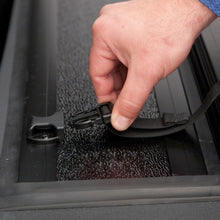 Load image into Gallery viewer, UnderCover 15-20 Ford F-150 5.5ft Flex Bed Cover Undercover