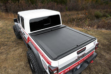 Load image into Gallery viewer, Roll-N-Lock 2020 Jeep Gladiator 5ft bed M-Series Retractable Tonneau Cover Roll-N-Lock
