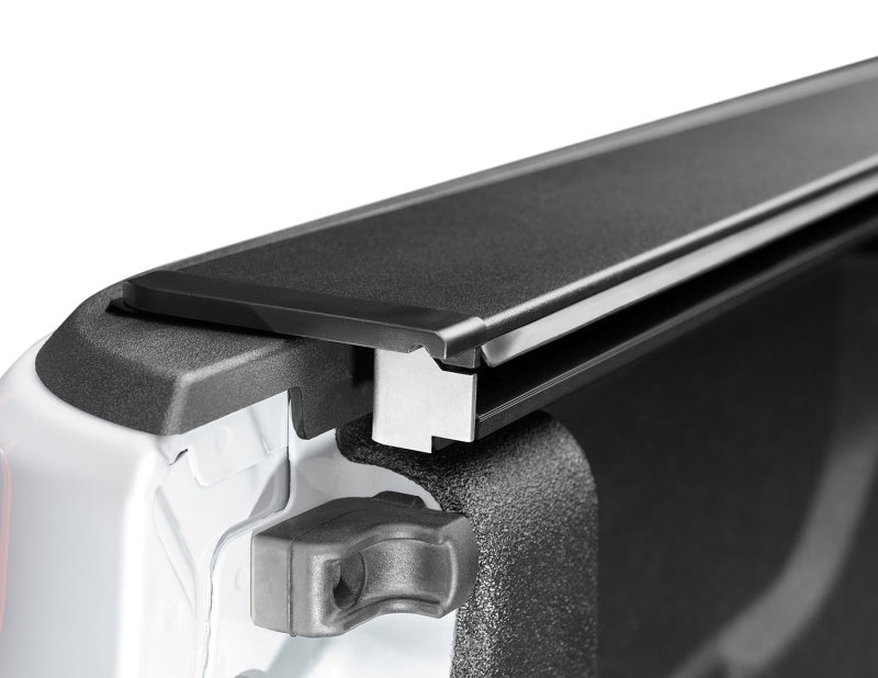 Roll-N-Lock 2020 Jeep Gladiator 5ft bed (w/ Trail Rail System) M-Series Retractable Tonneau Cover Roll-N-Lock