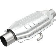 Load image into Gallery viewer, MagnaFlow Conv Universal 2.5 inch T2 Rear Magnaflow