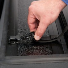Load image into Gallery viewer, UnderCover 19-20 Chevy Silverado 1500 (w/ or w/o MPT) 5.8ft Flex Bed Cover Undercover
